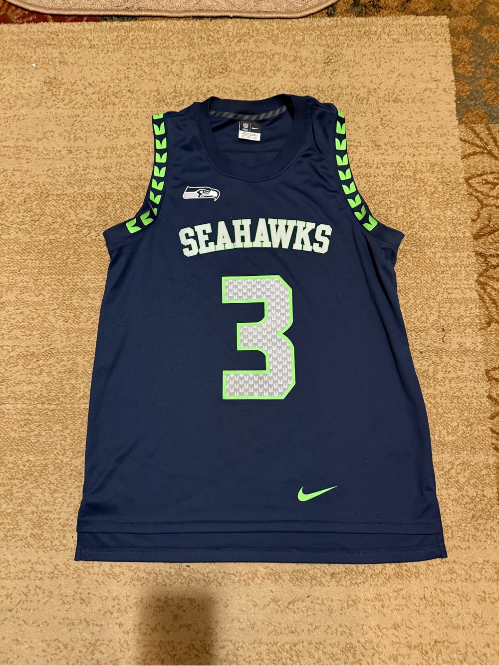 NFL Seattle Seahawks, Russell Wilson, sleeveless football jersey size M
